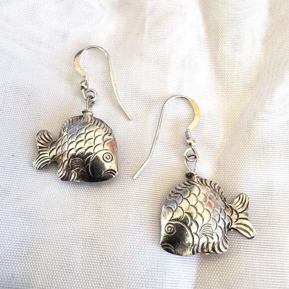 VTG Sterling Silver 925 Textured Puffed Fish Dangle Earrings Size 1.5'' Length - Picture 2 of 7